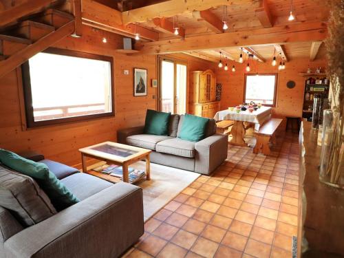 Chalet Familial pour 10 Pers. à Proximité des Pistes et Commerces avec Cheminée et Wifi