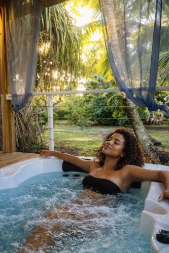 Écolodge Ti-Spa avec Jacuzzi Privé Villa Gaïa (Ecolodge Ti-Spa avec Jacuzzi Prive Villa Gaia) in เลอ ยามัน
