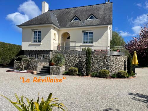 Proche mer, Cour privée et Grand Jardin clos - 2 à 5 personnes gîte à louer Réville