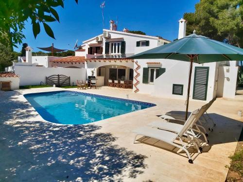 Los Caballos Villa – khách sạn tại Ferreries