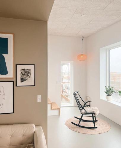 Family Home with Sea View over Tórshavn (Family Home with Sea View over Torshavn) in טורשבן