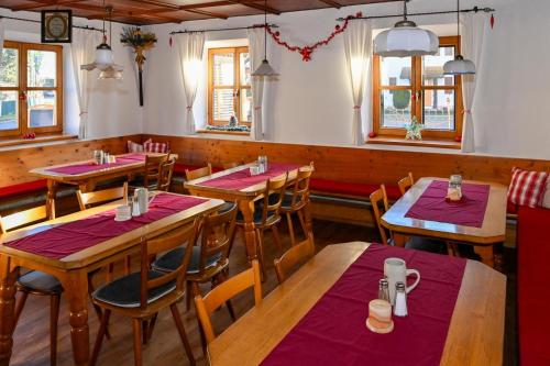 Gasthof zum Löwen (Gasthof zum Lowen) in Purgen