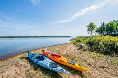 Apkārtne, Luxury Cottage Overlooking Bras d'Or Lake in Iona (NS)