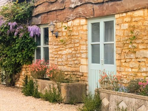 South Cotswolds cottage in Dauntsey