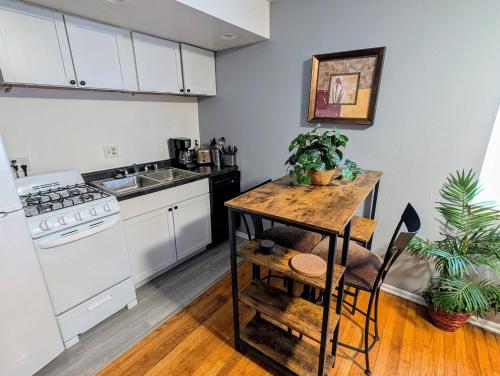 Bright 1 BR in Amazing Location - image 6