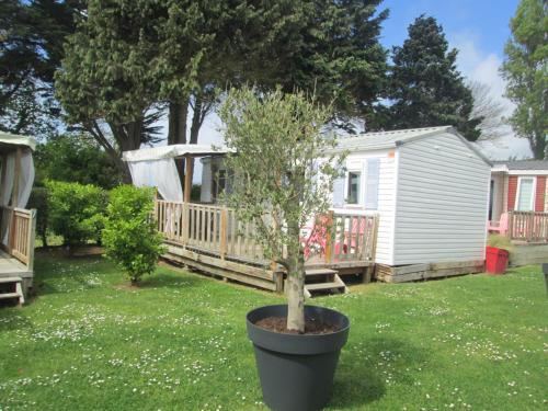mobil- home 4 personnes dans Camping de Kerivoas in Pont-Croix