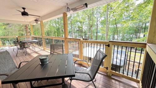 Hardy Lake Vacation House in Scottsburg