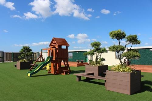 The Lancris Residences, 2 Bedrooms, Bathroom, Living room, Kitchen and Community Pool, Manila (fotografie 5)