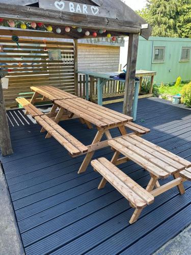 Large Ryde House - Sleeps 12 people With Games Room in Ryde East
