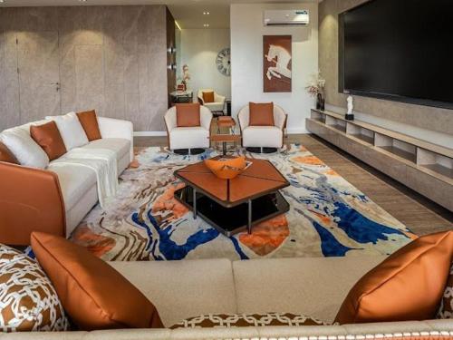 Ultra-modern 4-bedroom maisonette penthouse - image 3