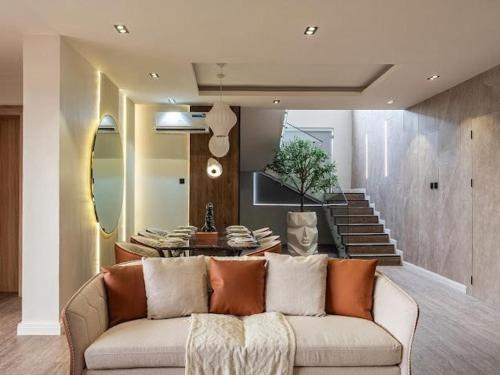 Ultra-modern 4-bedroom maisonette penthouse - image 5