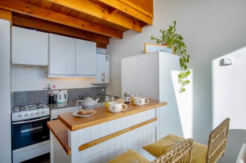 Moderno y Acogedor Depto con Deck & Vista al Lago - image 4