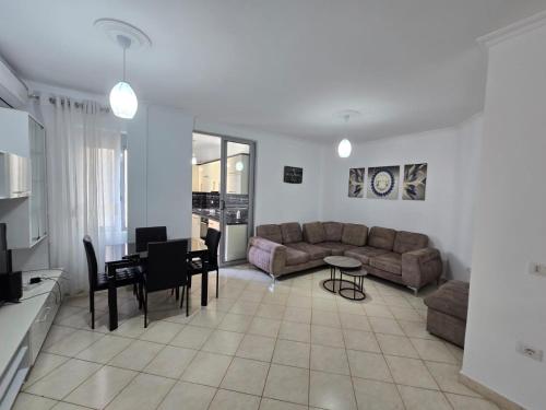Apartment Lungomare Vlore - image 4
