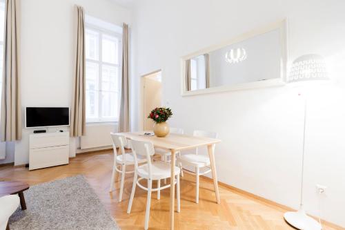 HeyMi Apartments Oper - main image