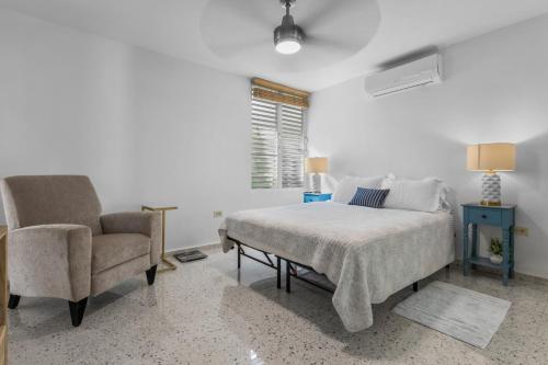 Cozy 4bed San Juan Stay AC Rooms Workspace - image 8