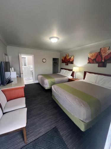 Double Room with Two Double Beds - Non-Smoking