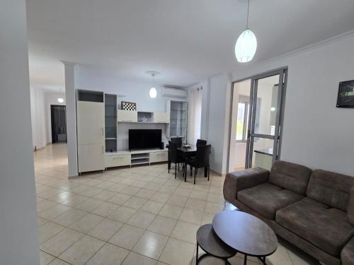 Apartment Lungomare Vlore - image 3