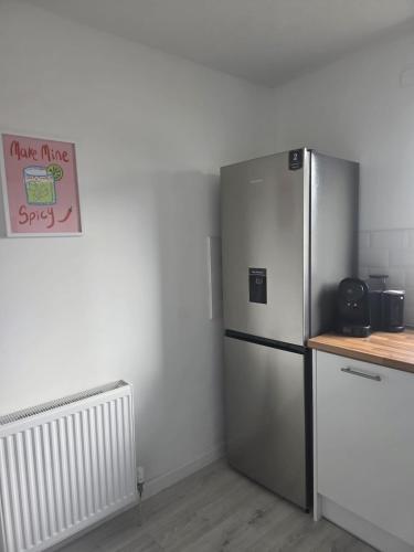 Charming, homely 2 bed flat in heart of village in Houston