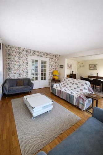 Agréable T3 Climatisé avec Parking Privé à 10 min du centre de Lyon - Location saisonnière - Sainte-Foy-lès-Lyon