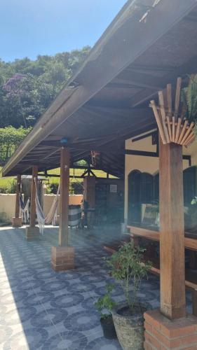 Refúgio de Paz na Natureza - Chalé Aconchegante na Chácara Graviola (Refugio de Paz na Natureza - Chale Aconchegante na Chacara Graviola) in Lagoinha (Sao Paulo)