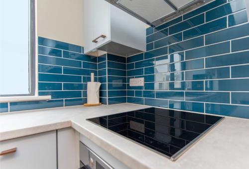 Modern 4-Bedroom Townhouse in the Heart of Barna Village in Barna