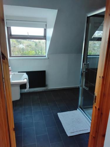 Donegal Town Independent Hostel - image 25