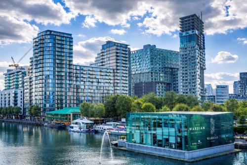 Specious river view apartment south quay-Canary Wharf-o2-excel-royal victory - image 14