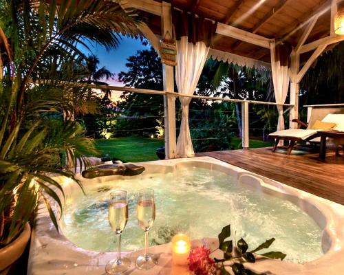 Écolodge Ti-Zen avec jacuzzi privé jardin tropical Villa Gaïa