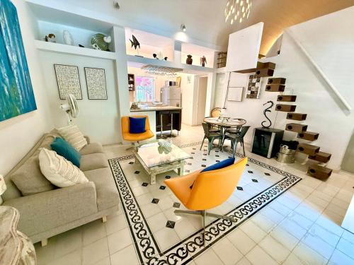 Calamari Homes - Centenario Casa 108 - Walled City