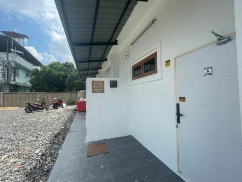 MinimalYala in Yala