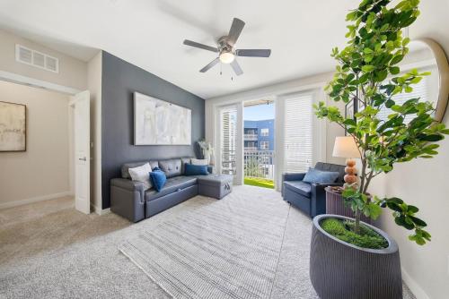 Modern 2BR w Pool Pet-Friendly Unit #18