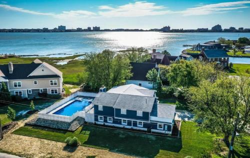 4 Bedroom Home with Private Pool and Bay Views – khách sạn tại West Ocean City