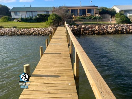 Absolute Water Frontage with Jetty and Boat Ramp in Hindmarsh Island