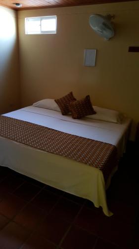 Economy Double Room image 2