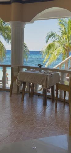 Casaroyal Beachfront - 레스토랑