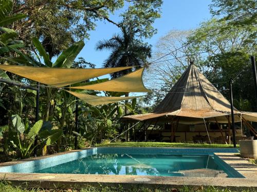 KRITAJNA SAFARi LODGE – khách sạn tại Dominical