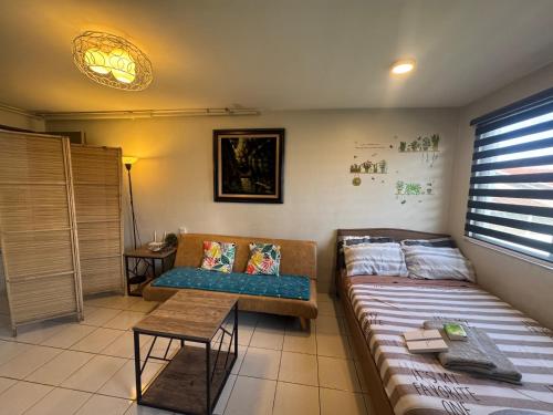 Cozy Boo Staycation near Enchanted kingdom by Dynel - Binan Cozy Boo Staycation near Enchanted kingdom by Dynel - Binan