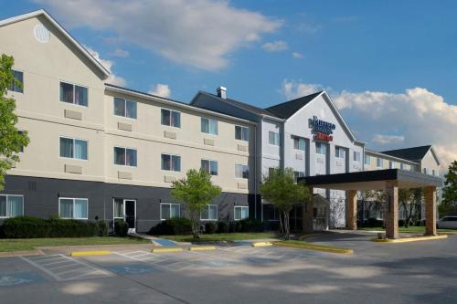 Exterior view, Fairfield by Marriott Inn & Suites Dallas Park Central in Lake Highlands