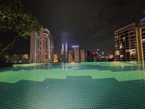 The Luxury Majestic Suites By The CasaStay - image 14
