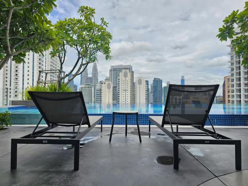 The Luxury Majestic Suites By The CasaStay - image 3