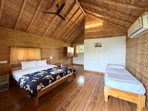 Mowgli's Cafe Hampi & Guest House in Hampi