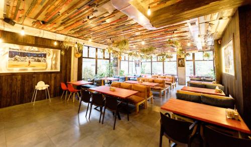 Restaurant, LOFT Hotel & SPA in Poljanytsia