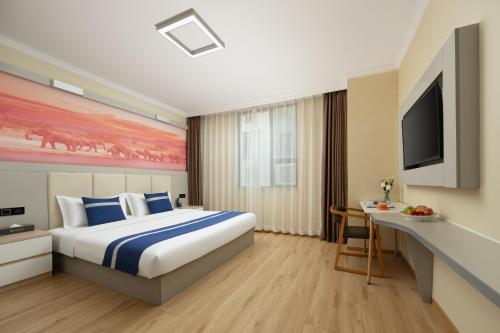 room detail thumbnail 2