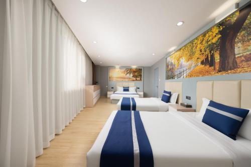 room detail thumbnail 0