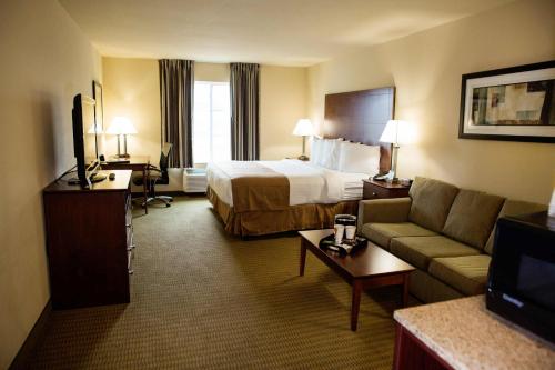 Cobblestone Hotel & Suites - Knoxville