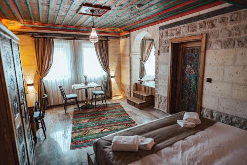 room detail thumbnail 2