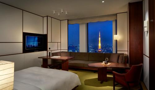 King Room with View image 6
