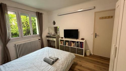 Létesítmények, Chambre Sdb in Aile indépendante RER CY Univ Gdes Ecoles (Chambre Sdb in Aile independante RER CY Univ Gdes Ecoles) in Cergy