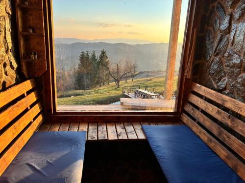 Cabana Virful Muntelui in Horea