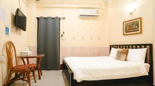 room detail thumbnail 0